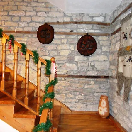 克莱米2号酒店 Gjirokastër